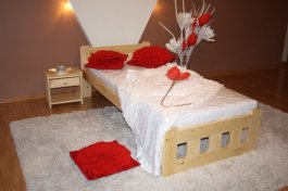Postel Nika 90 x 200 cm zvýšená + matrace Relax
